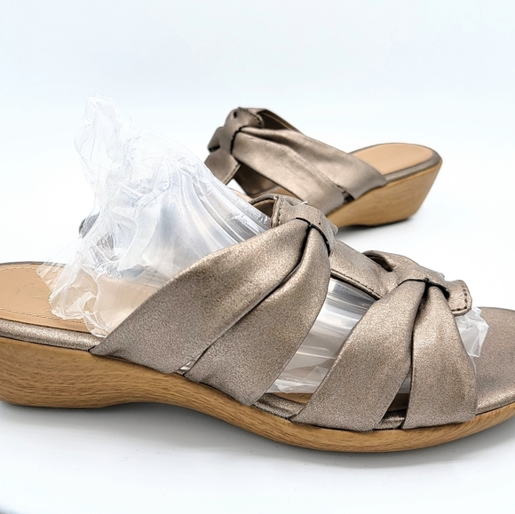 Eurostep Sheridan Metallic Low Wedge Leather Sandals Size 7 - Picture 9 of 14